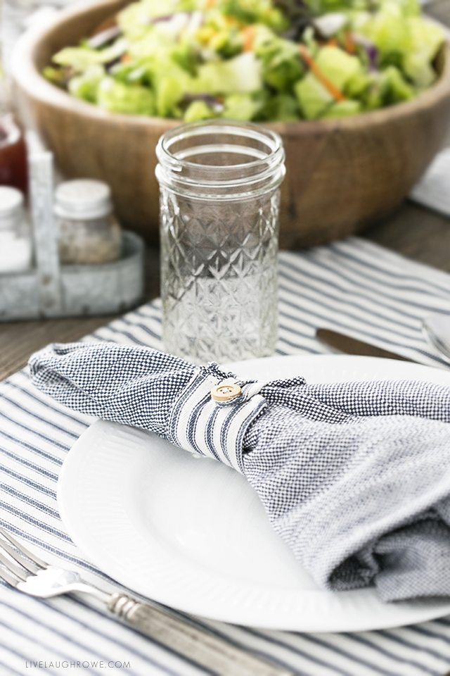 Loving these table linens -- blue ticking stripes? Swoon. livelaughrowe.com