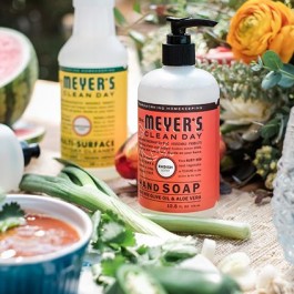 Free Mrs. Meyer's products (and more), valued at over $30 for first time customers to Grove Collaborative! What are you waiting for? livelaughrowe.com