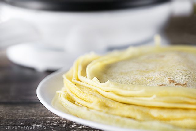 This Homemade Soft Taco Recipe is made with cornmeal and a few other basic ingredients in your pantry or fridge. Cornmeal Crepes for the win! livelaughrowe.com