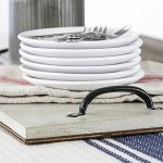 This Concrete DIY project will have you serving up drinks, snacks and more on a cement serving tray! Industrial inspired, this tray would make a great decorative piece too. livelaughrowe.com