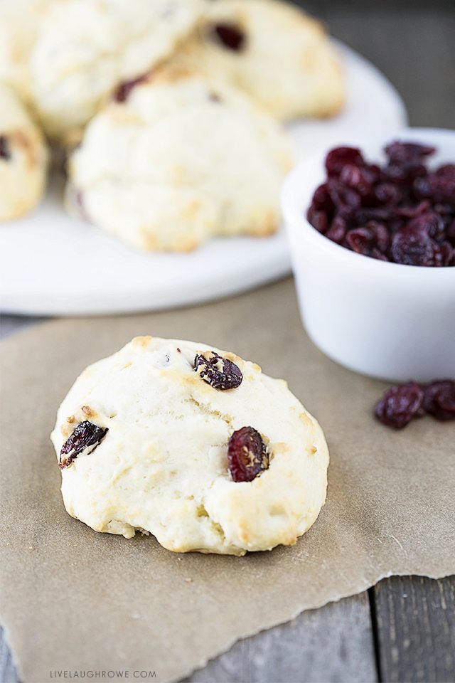 These Healthy Cranberry Scones are perfectly light, fluffy and delicious! Serve these Weight Watchers scones warm with tea or coffee. livelaughrowe.com