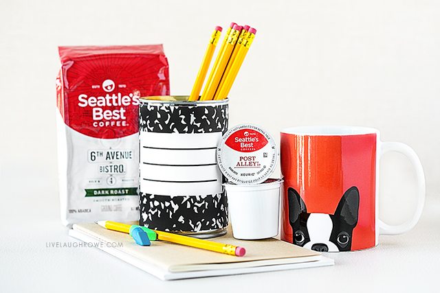 Seriously?!? How adorable are these Back to School themed soup can covers? Great for storage in the classroom, teacher gift or homeschool work stations. Free printables at livelaughrowe.com