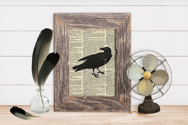 Add a simple halloween statement to your fall decor with this vintage inspired halloween crow wall art. Free is always good! livelaughrowe.com