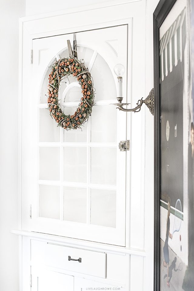 Simple and beautiful autumn wreath that you could make for about $15. Details and tutorial at livelaughrowe.com