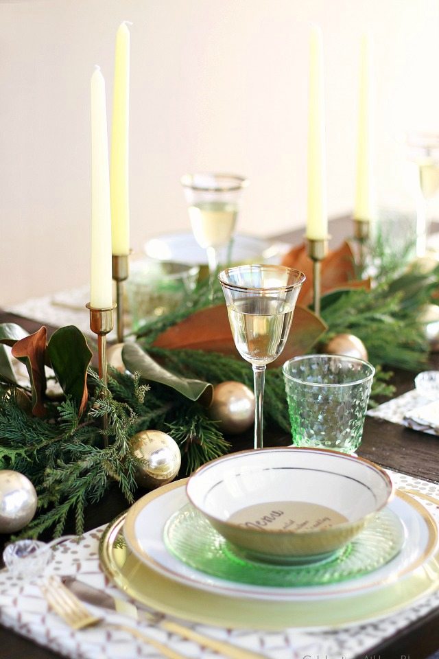 Christmas Brunch ideas from fabulous food for your menu to entertaining! livelaughrowe.com