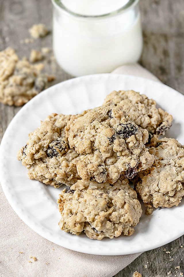 Delicious and easy Oatmeal Raisin Cookies with walnuts. They're soft, chewy and delicious! A great alternative to a candy bar or bowl of ice cream too. Recipe at livelaughrowe.com