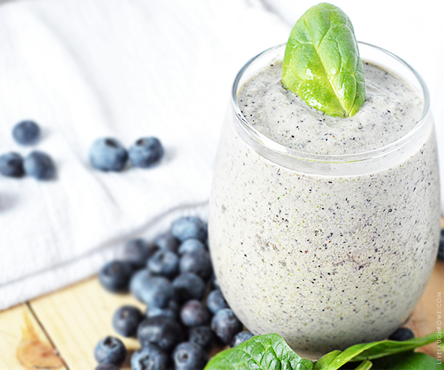 Delicious and dairy free Blueberry Spinach Smoothie! A great serving of fruit and vegetables, so be sure to add this to your breakfast rotation. Recipe at livelaughrowe.com