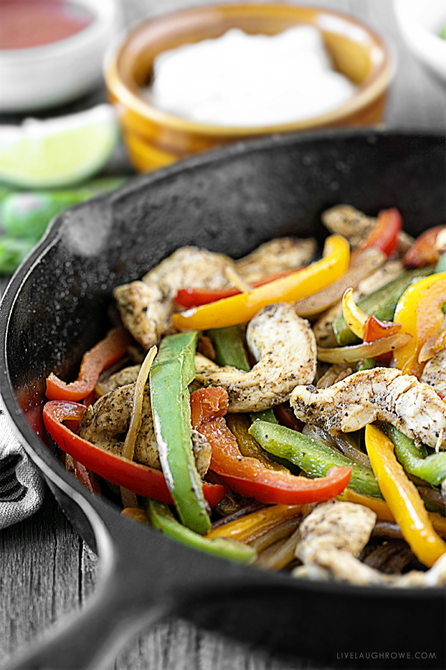 How to Use a Cast Iron Fajita Skillet on Vimeo