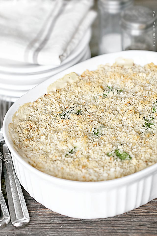 Looking for a delicious cauliflower recipe? This is one that the whole family will love -- Cauliflower Chicken Alfredo Casserole. It's AMAZING! Recipe at livelaughrowe.com