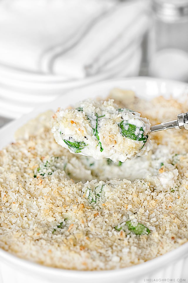 Looking for a delicious cauliflower recipe? This is one that the whole family will love -- Cauliflower Chicken Alfredo Casserole. It's AMAZING! Recipe at livelaughrowe.com