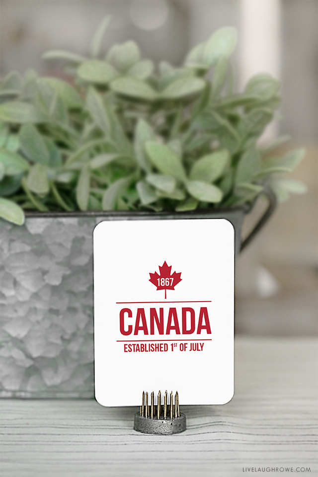Happy Canada Day! Add these printable journal cards to your Canada Day festivities. Three great designs to choose from -- they're great for place cards, favors, bookmarks and more! Check them out at livelaughrowe.com