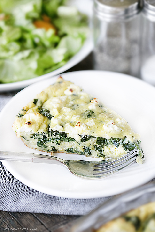 Need to use up some left over spinach? This Weight Watchers friendly Spinach and Feta Quiche is easy to make and great for breakfast, lunch or dinner. Recipe at livelaughrowe.com