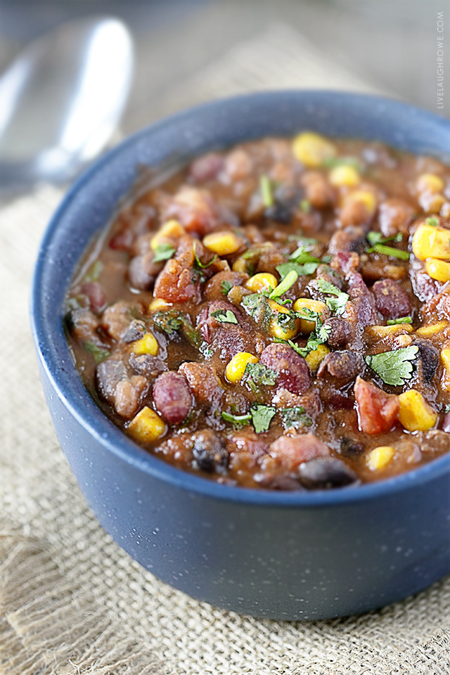 This Vegetarian Three-Bean Weight Watchers Chili is not only easy to make, but it's ZERO SmartPoints on the WW FreeStyle program. Recipe at livelaughrowe.com