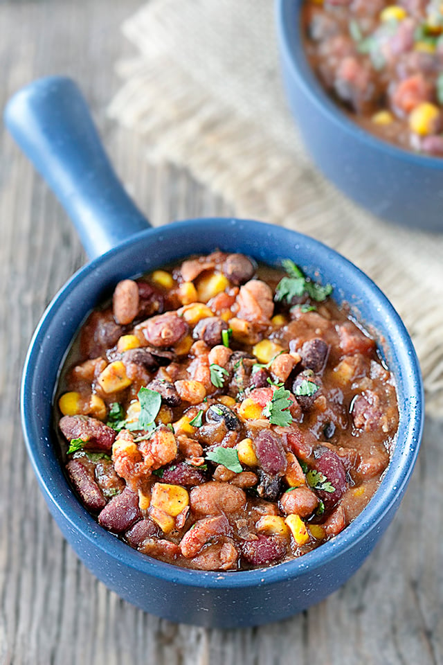 This Vegetarian Three-Bean Weight Watchers Chili is not only easy to make, but it's ZERO SmartPoints on the WW FreeStyle program. Recipe at livelaughrowe.com