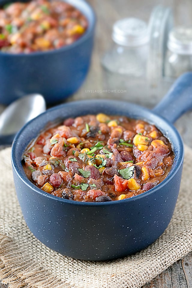 This Vegetarian Three-Bean Weight Watchers Chili is not only easy to make, but it's ZERO SmartPoints on the WW FreeStyle program. Recipe at livelaughrowe.com