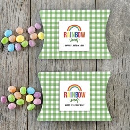 A darling St. Patrick's Day Gift Idea with a free rainbow printable and green gingham pillow box! Grab yours at livelaughrowe.com