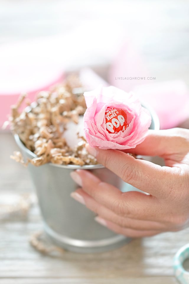 How to Make Tissue Paper Flower Lollipops - Valentine's Day DIY Projects