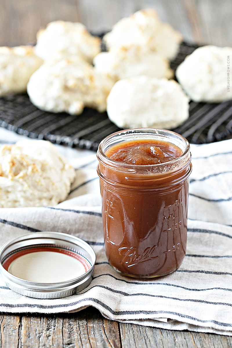 Amazingly delicious Crockpot Apple Butter.  To keep things simpler, it’s made using applesauce as well.  Recipe at livelaughrowe.com via @livelaughrowe