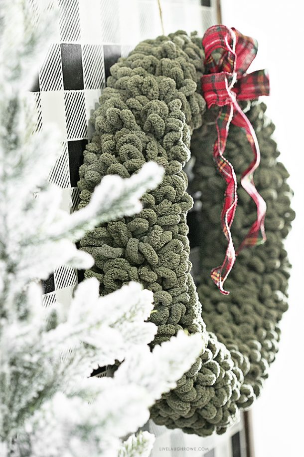 Simple Christmas Wreath  Loop Yarn Wreath - Live Laugh Rowe