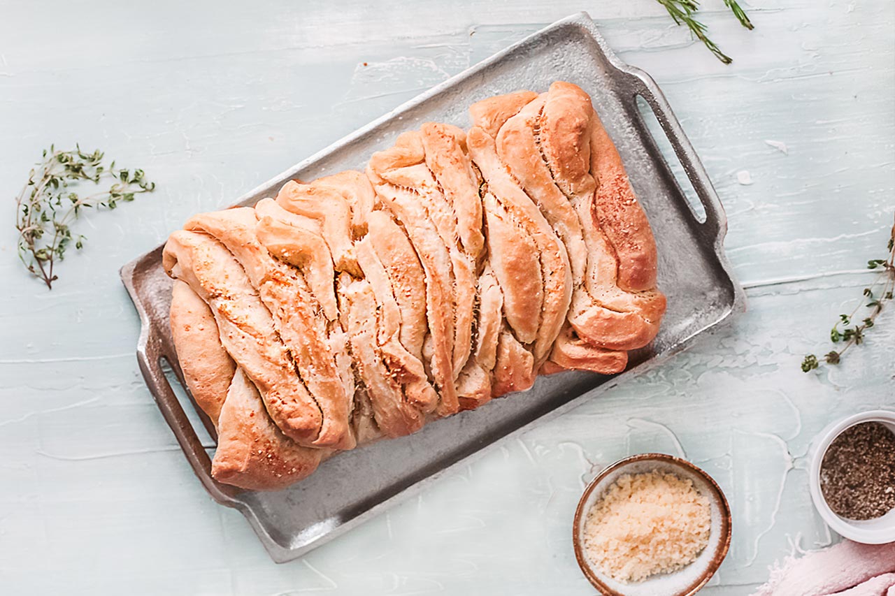 Apple Monkey Bread Crockpot Recipe - Yummy! - That Skinny Chick