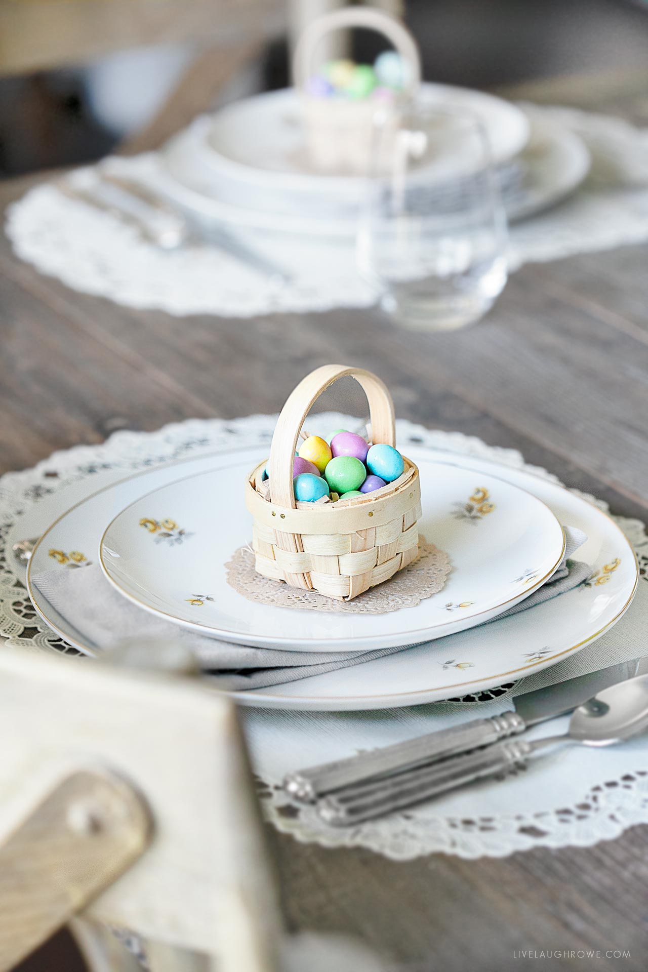 Easter Sunday Table Setting