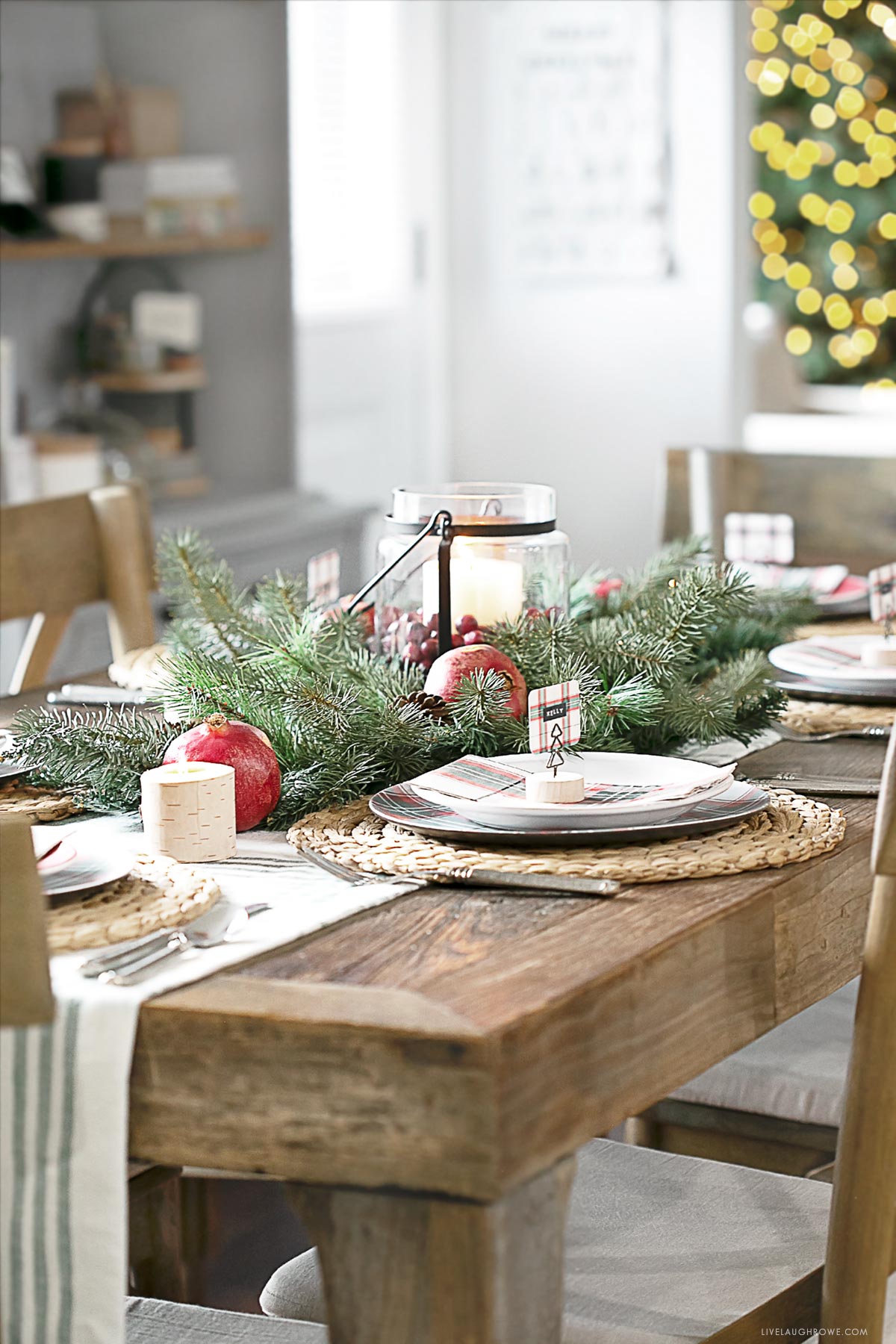 Simple Christmas Table Decor