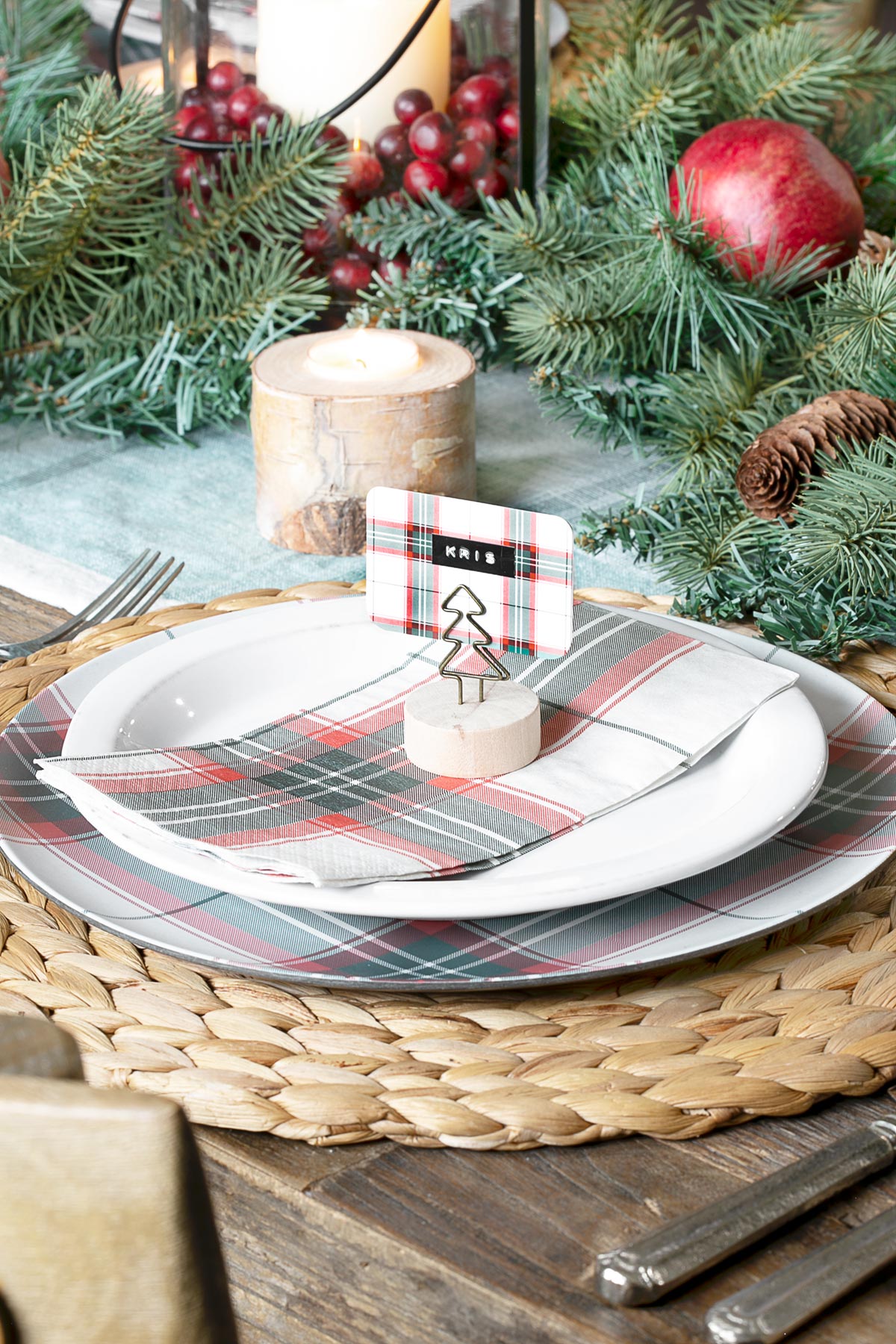 Simple Christmas Table Decor - Live Laugh Rowe