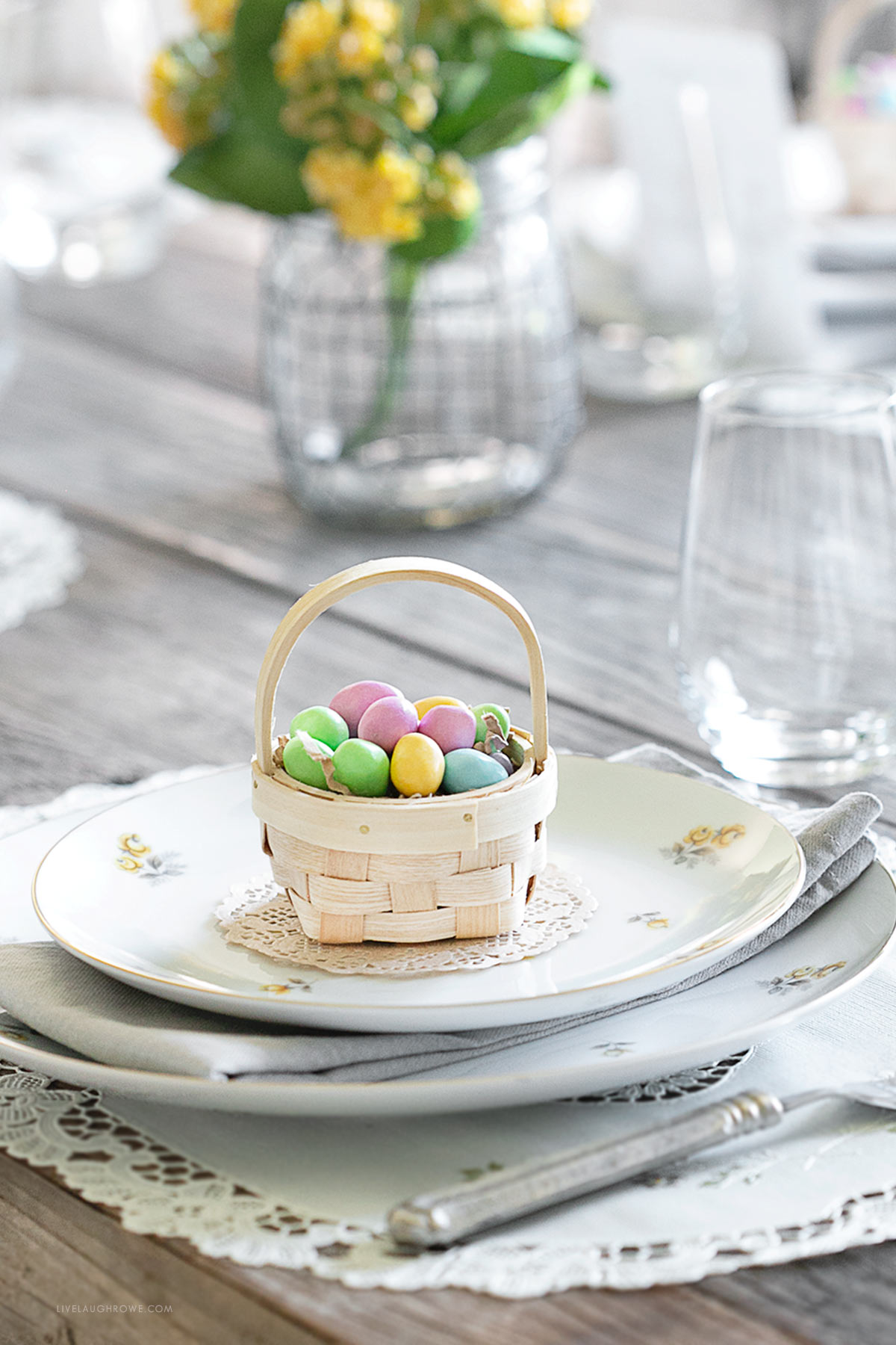 Vintage Plates Easter Tablescape