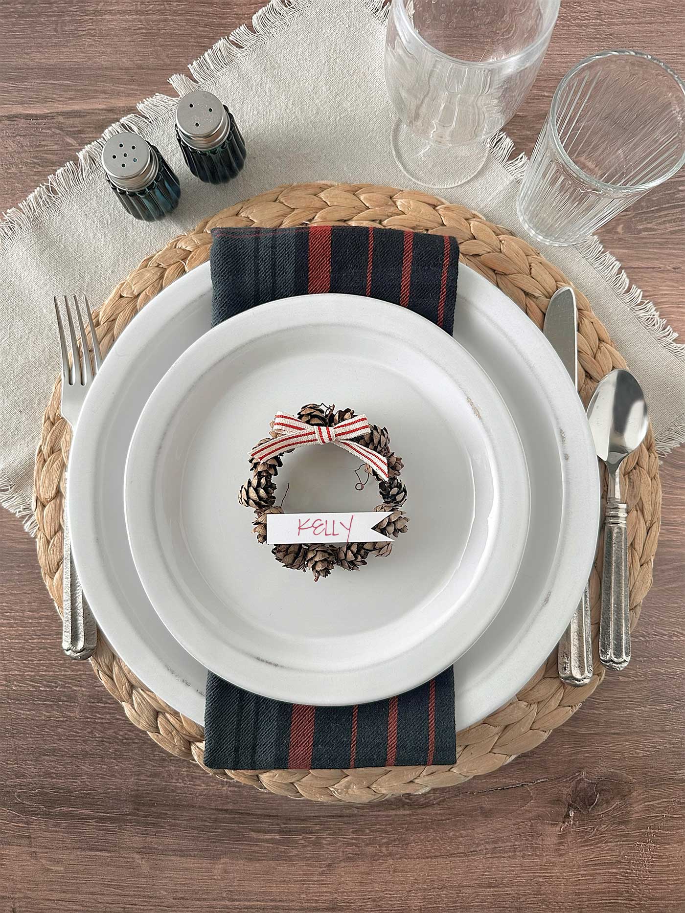 holiday place setting 