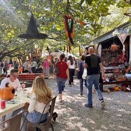 outdoor fall market in fordland, mo