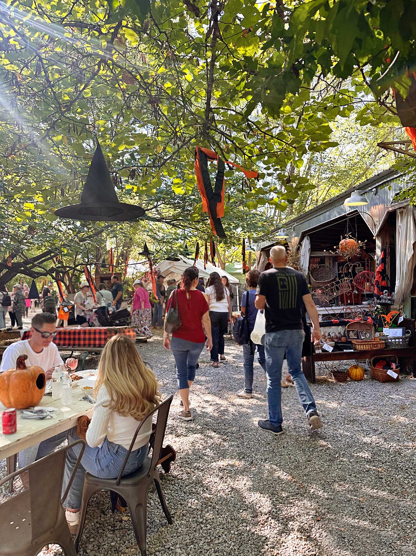 outdoor fall market in fordland, mo